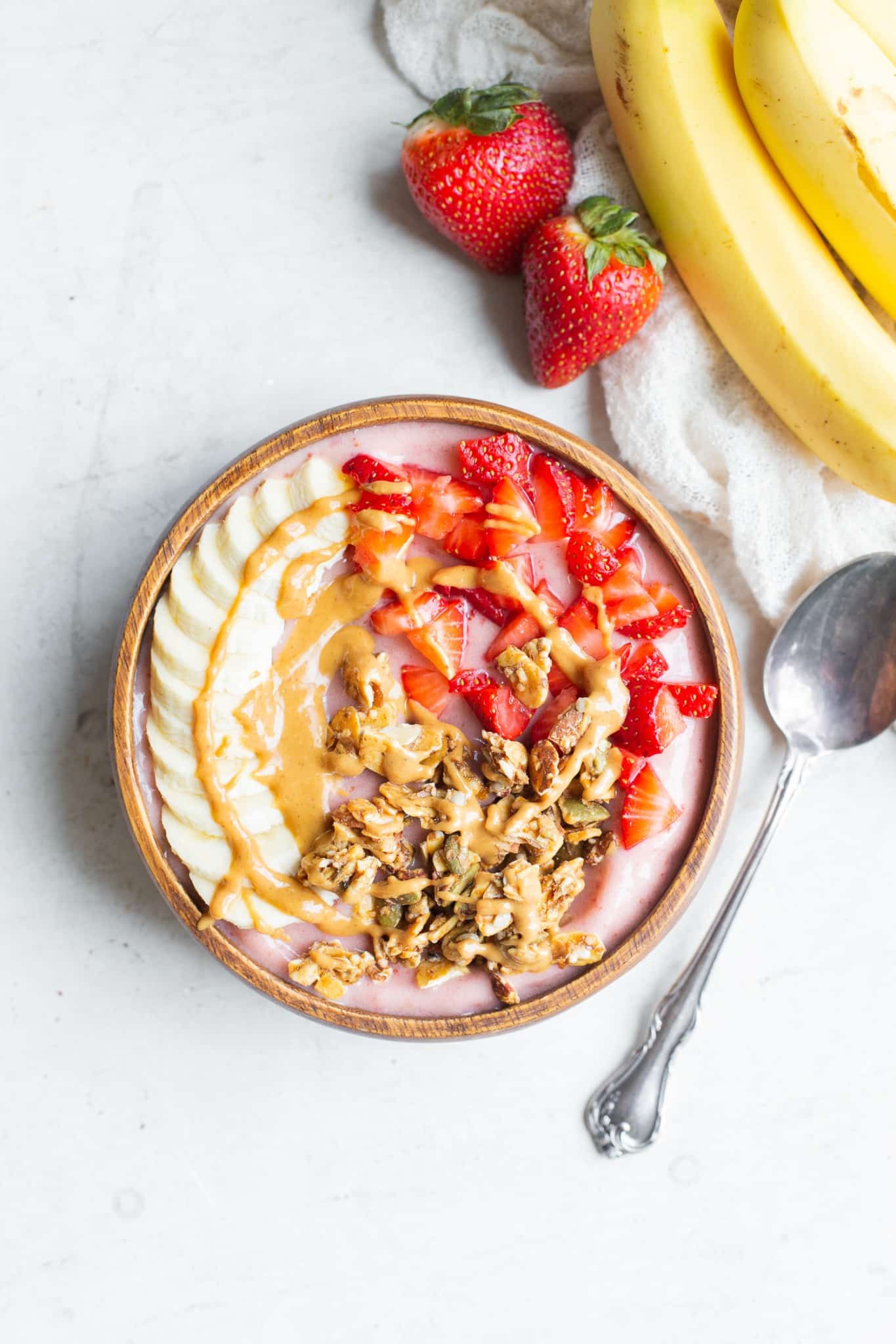 Minute Strawberry Banana Smoothie Bowl: Soft-Serve Secret